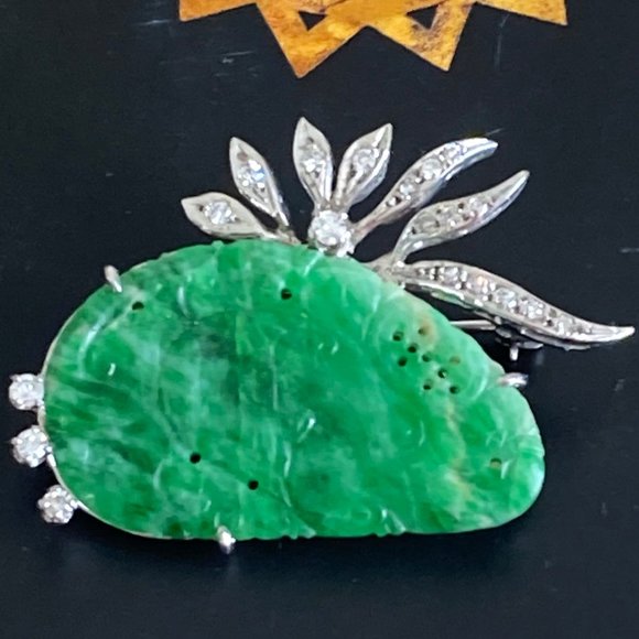 Vintage brooch & earrings in white gold, jade & diamonds - Picture 2 of 8